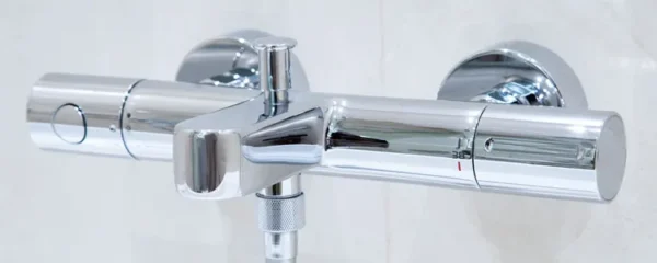 ameliorez votre confort avec une robinetterie thermostatique dans la salle de bains